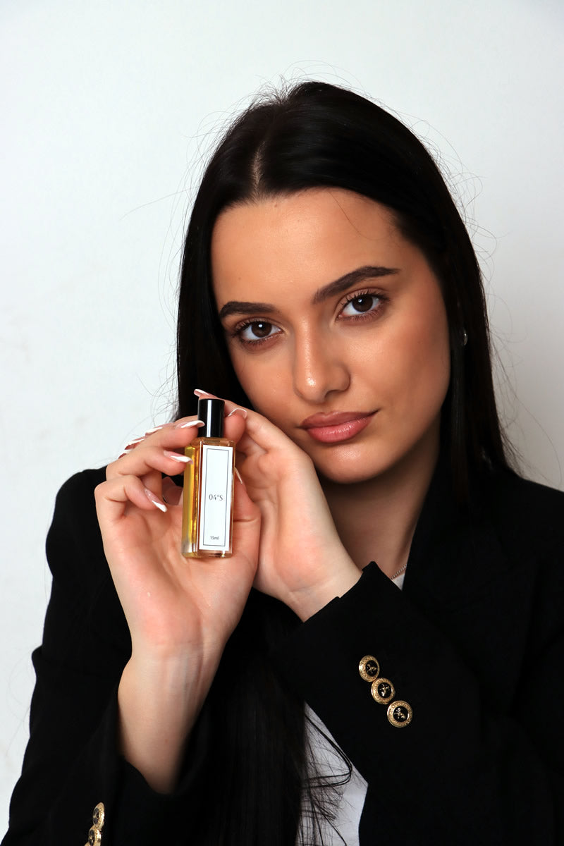 04°Scent  - warm smokey blend of smoked leaf, creamy vanilla and spiced tonka