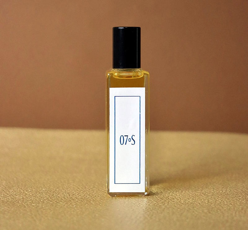 No Name No Logo Just No 07° Scent inspired by the essence of Black Phantom