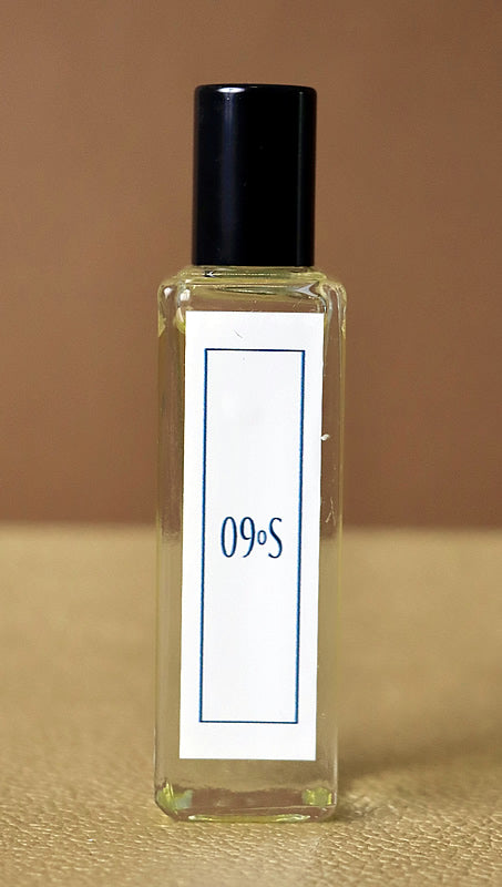 09°Scent - Smooth leather, sharp spice — confident, bold, and unapologetically luxurious.