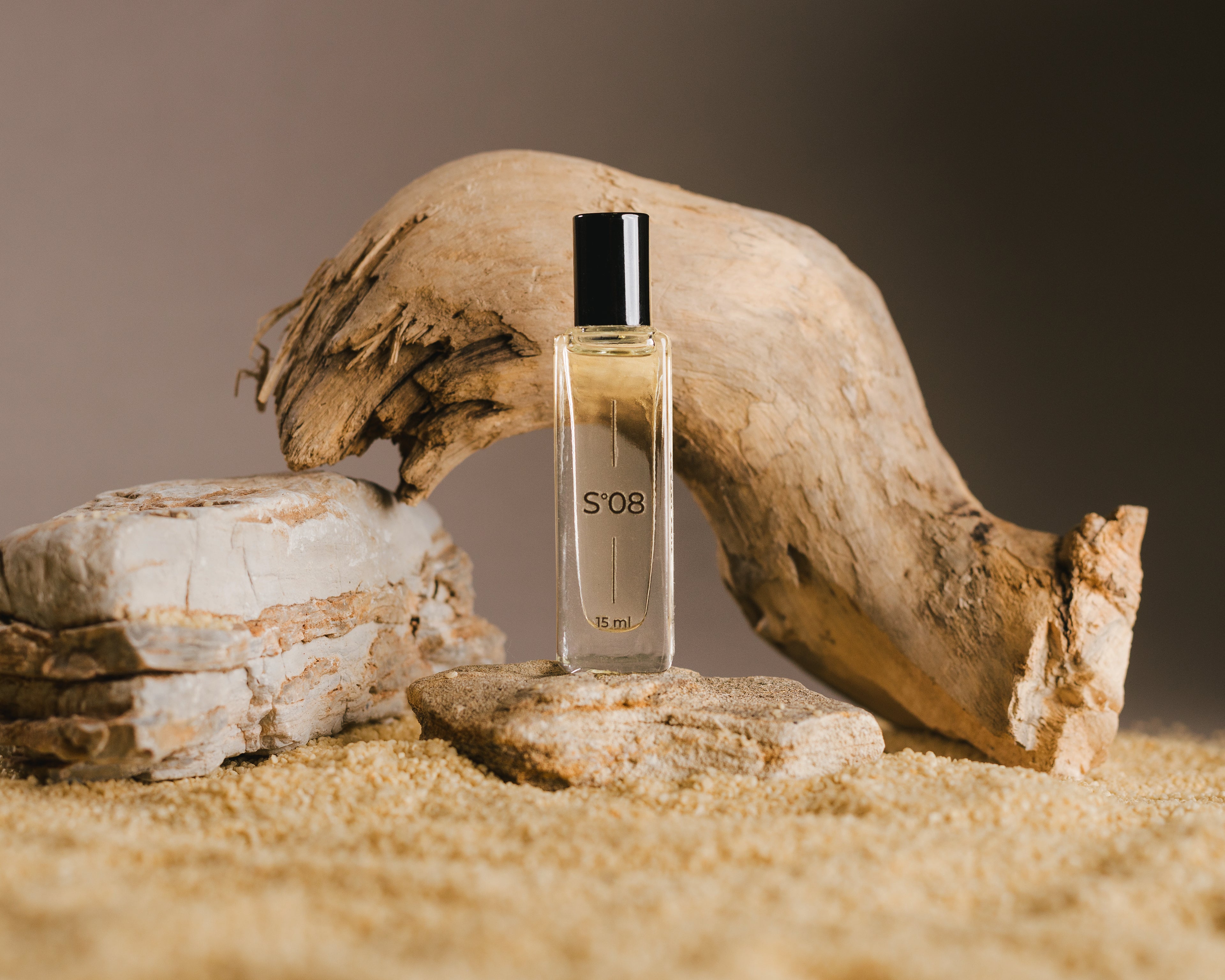08°Scent - Seductive perfume oil with Saffron Jasmine Amber & Cedarwood perfume oil