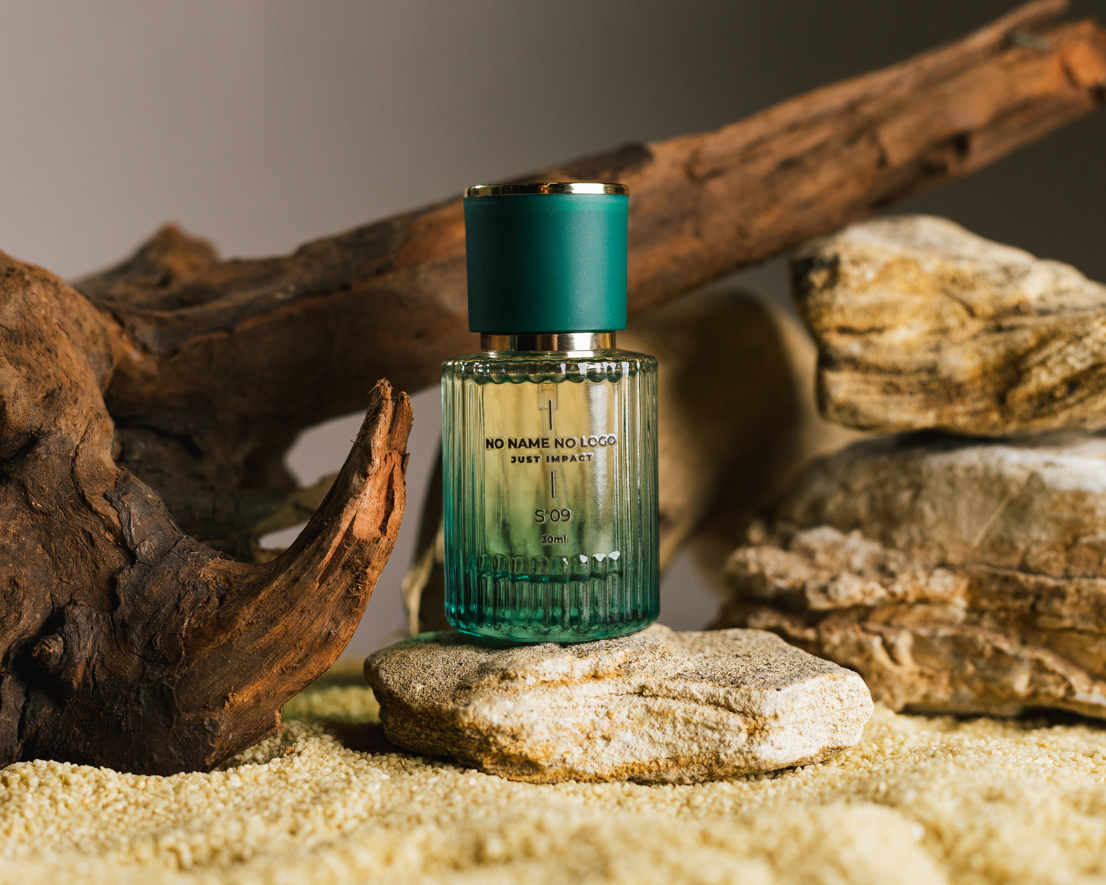09°Scent  - Smooth leather and sharp spice perfume