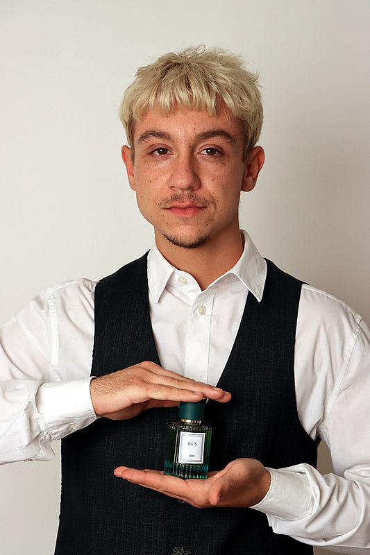 04°Scent  - warm smokey blend of smoked leaf, creamy vanilla and spiced tonka